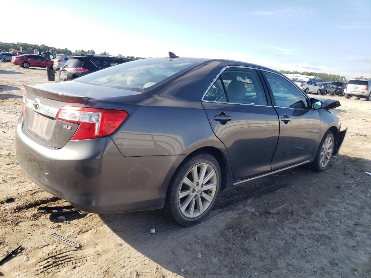 TOYOTA CAMRY SE