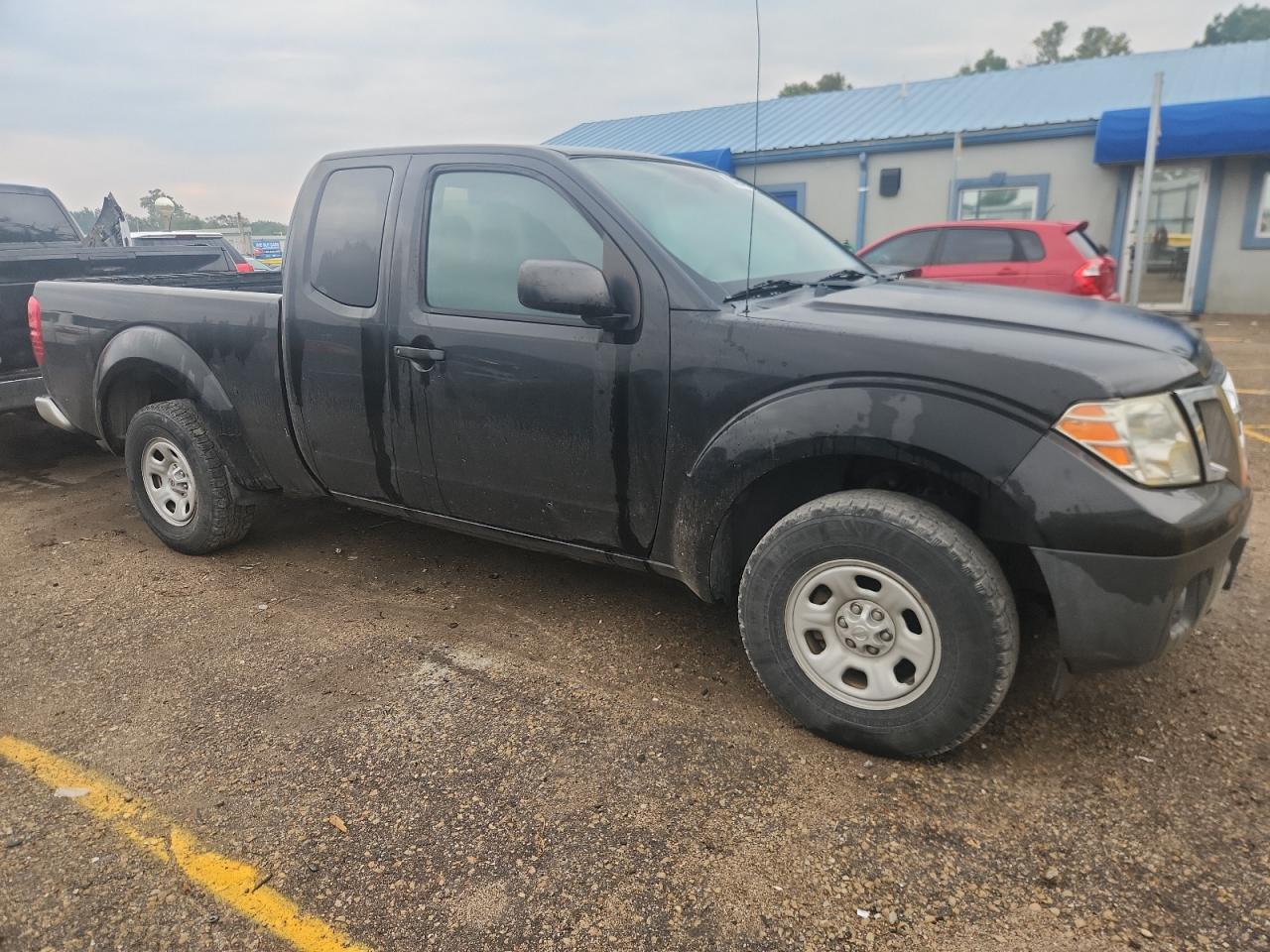 NISSAN FRONTIER S