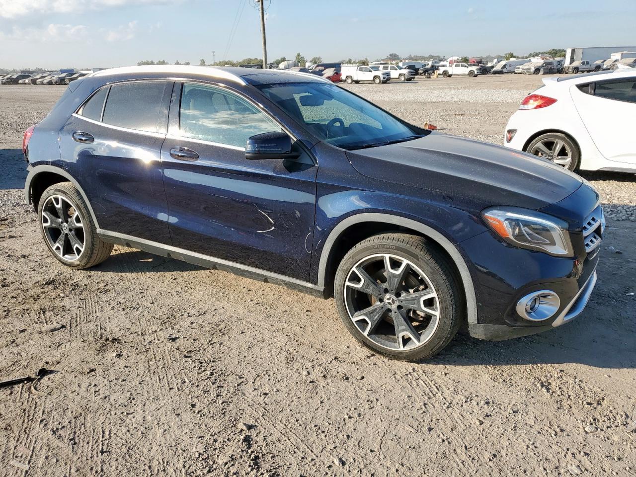 MERCEDES-BENZ GLA-CLASS 250