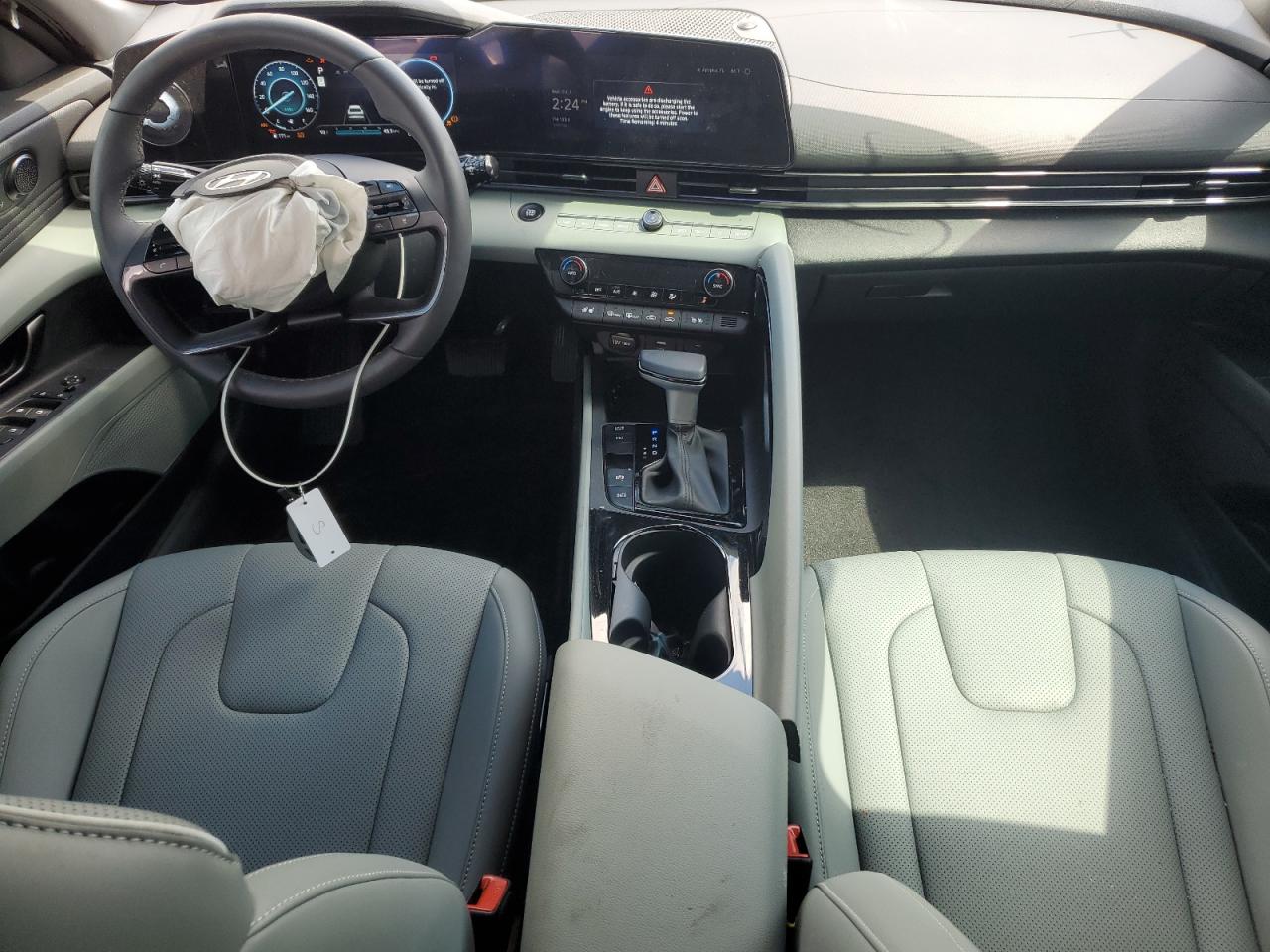 HYUNDAI ELANTRA LIMITED