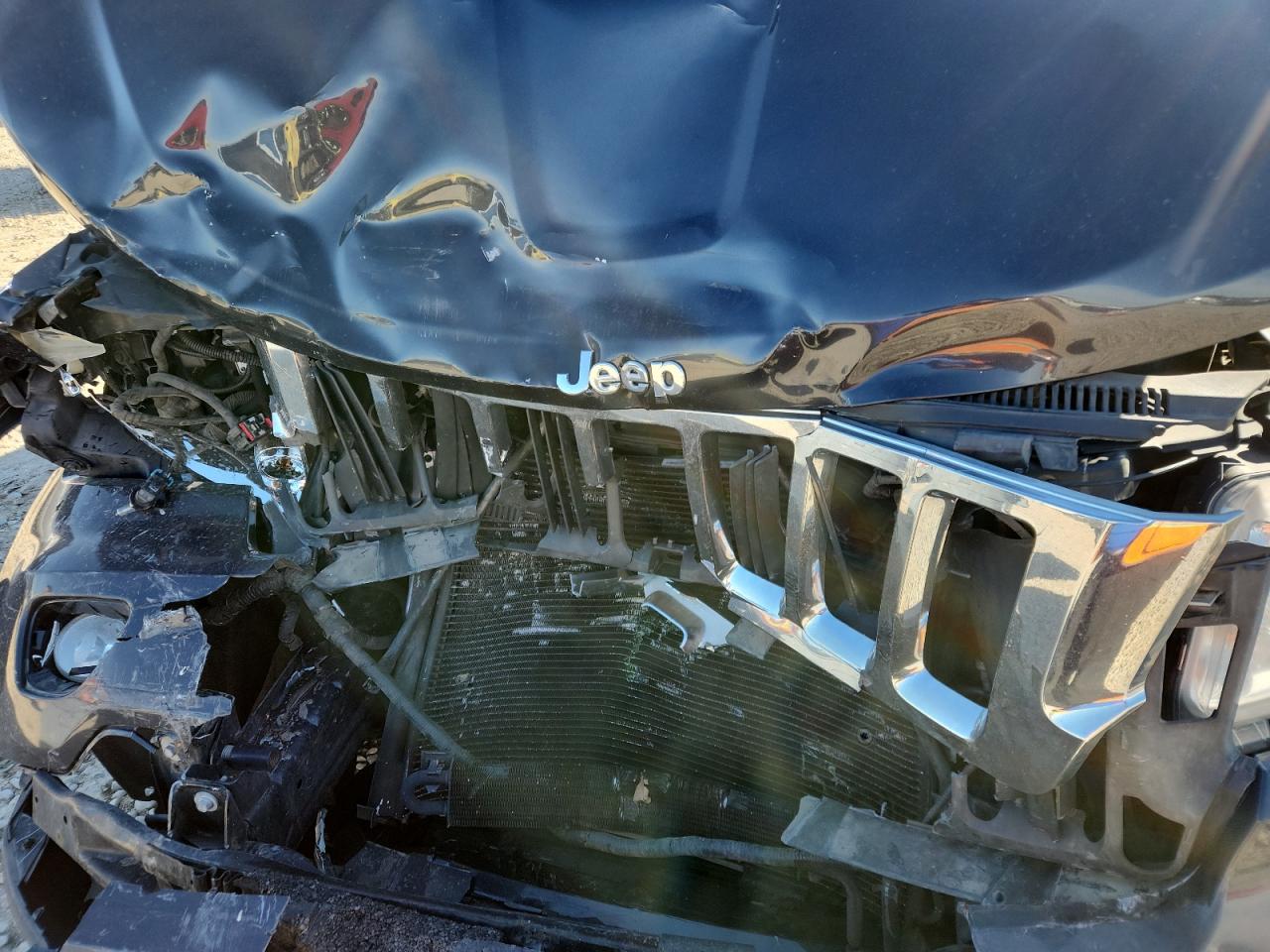 JEEP GRAND CHEROKEE LAREDO