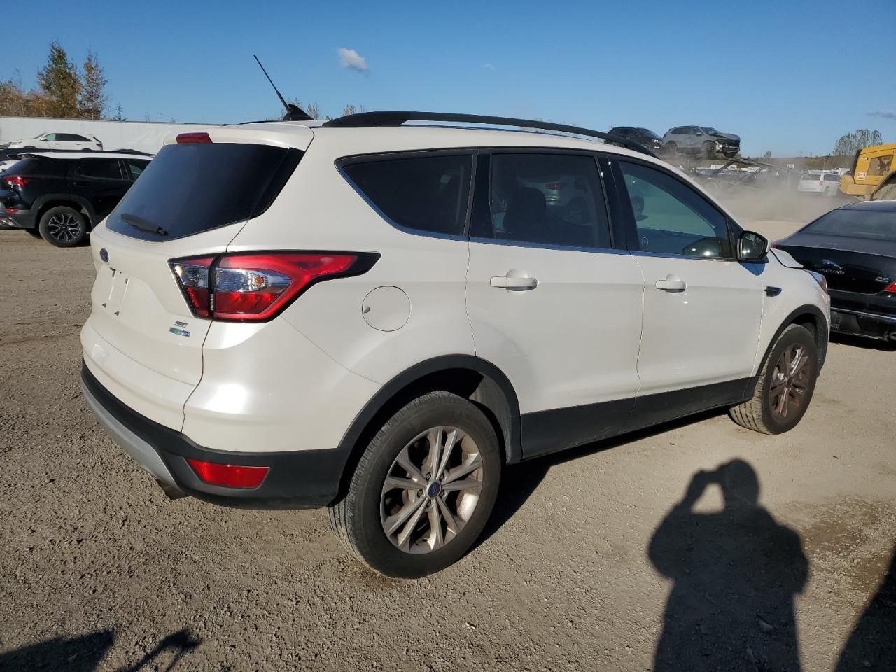 FORD ESCAPE SE
