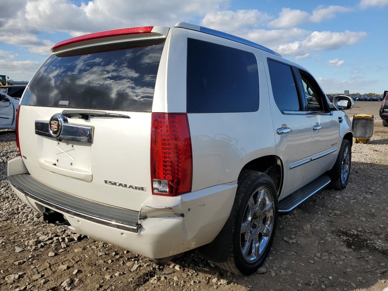 CADILLAC ESCALADE LUXURY