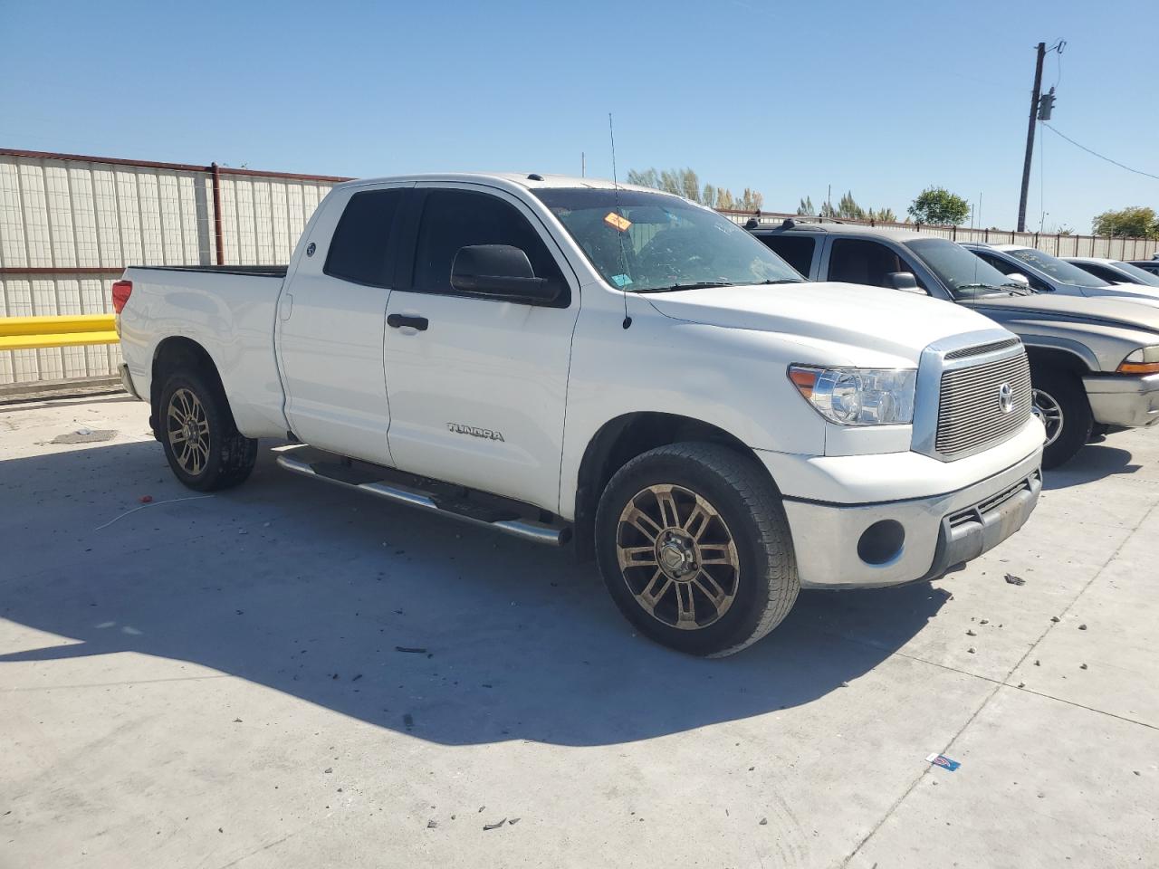 TOYOTA TUNDRA DOUBLE CAB SR5