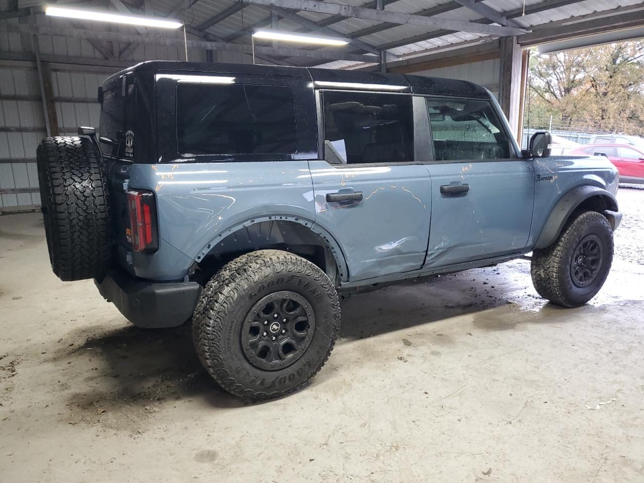 FORD BRONCO OUTER BANKS