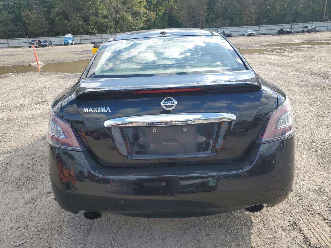 NISSAN MAXIMA S