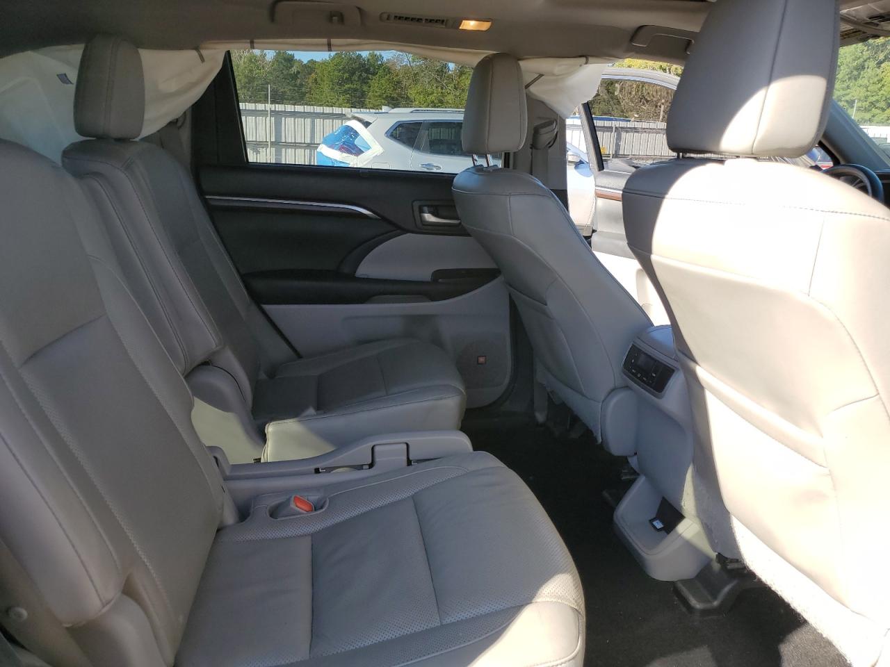 TOYOTA HIGHLANDER LIMITED