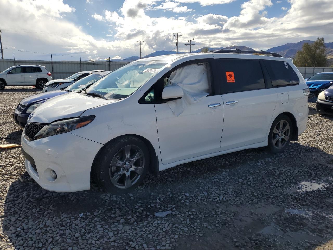 TOYOTA SIENNA SE