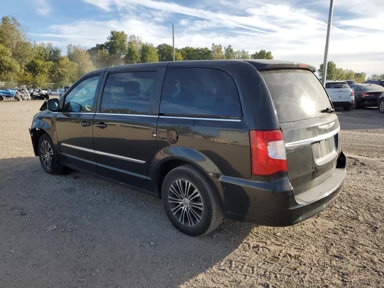 CHRYSLER TOWN & COUNTRY S