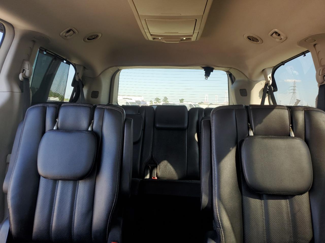 CHRYSLER TOWN & COUNTRY TOURING L