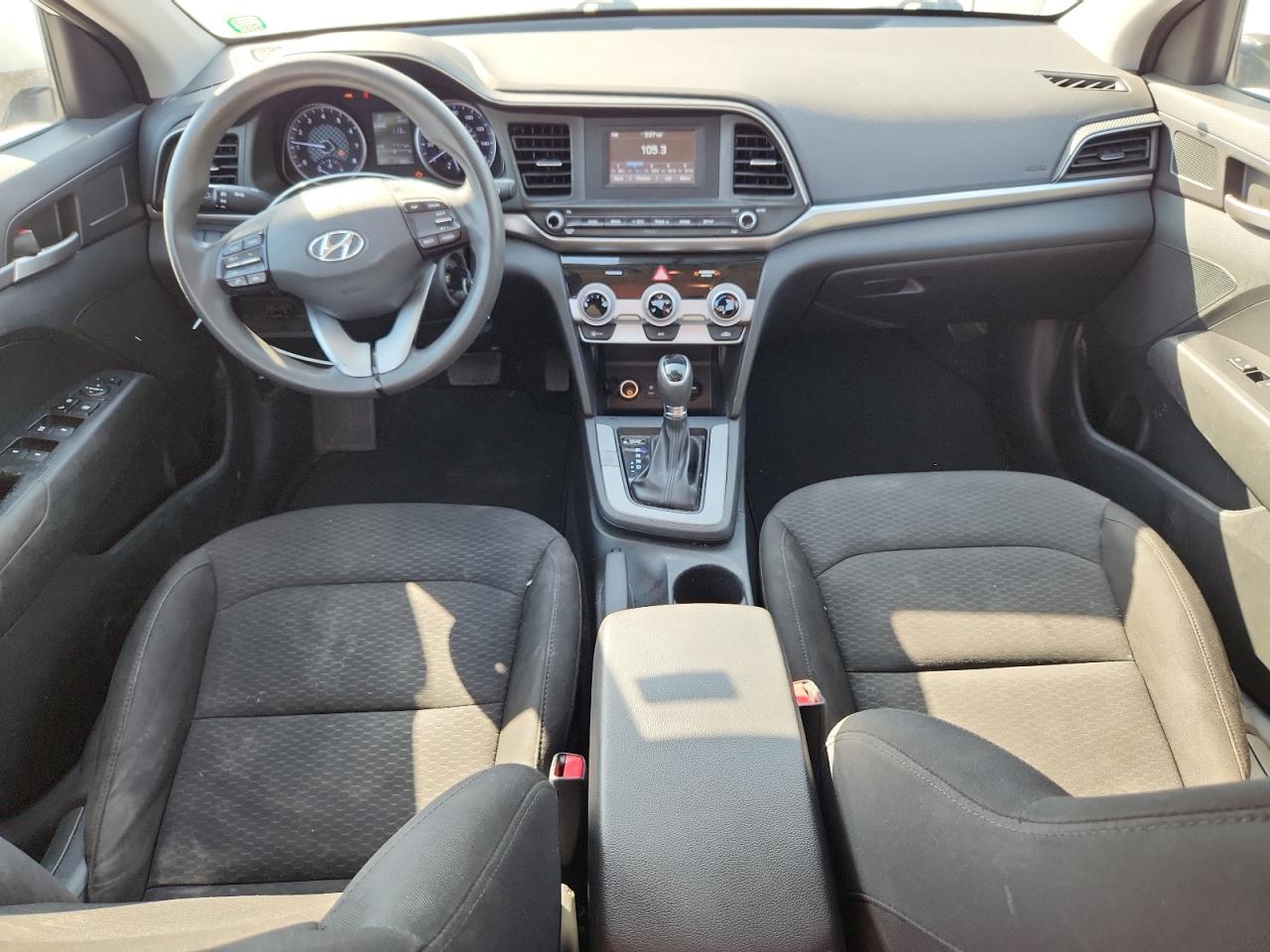 HYUNDAI ELANTRA SE