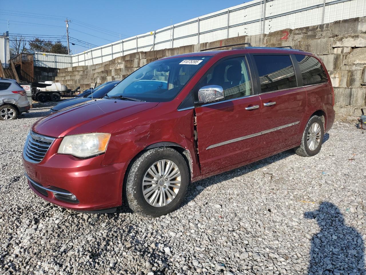 CHRYSLER TOWN & COUNTRY LIMITED