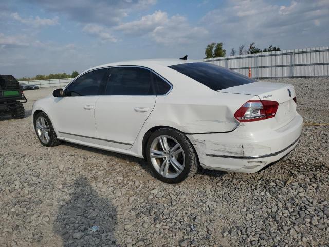 2015 VOLKSWAGEN PASSAT SE 1VWBS7A30FC071272