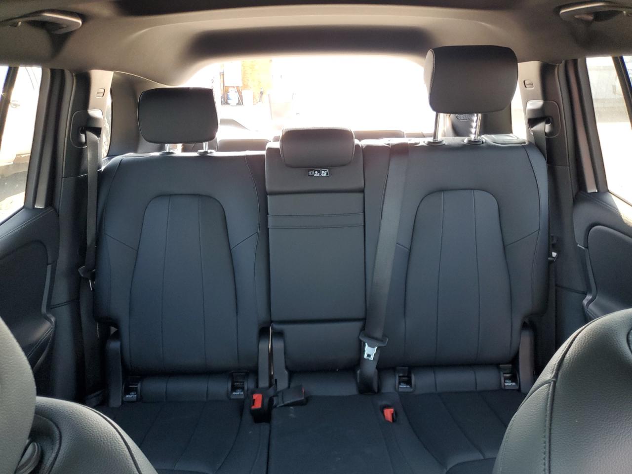 MERCEDES-BENZ EQB 300 4MATIC