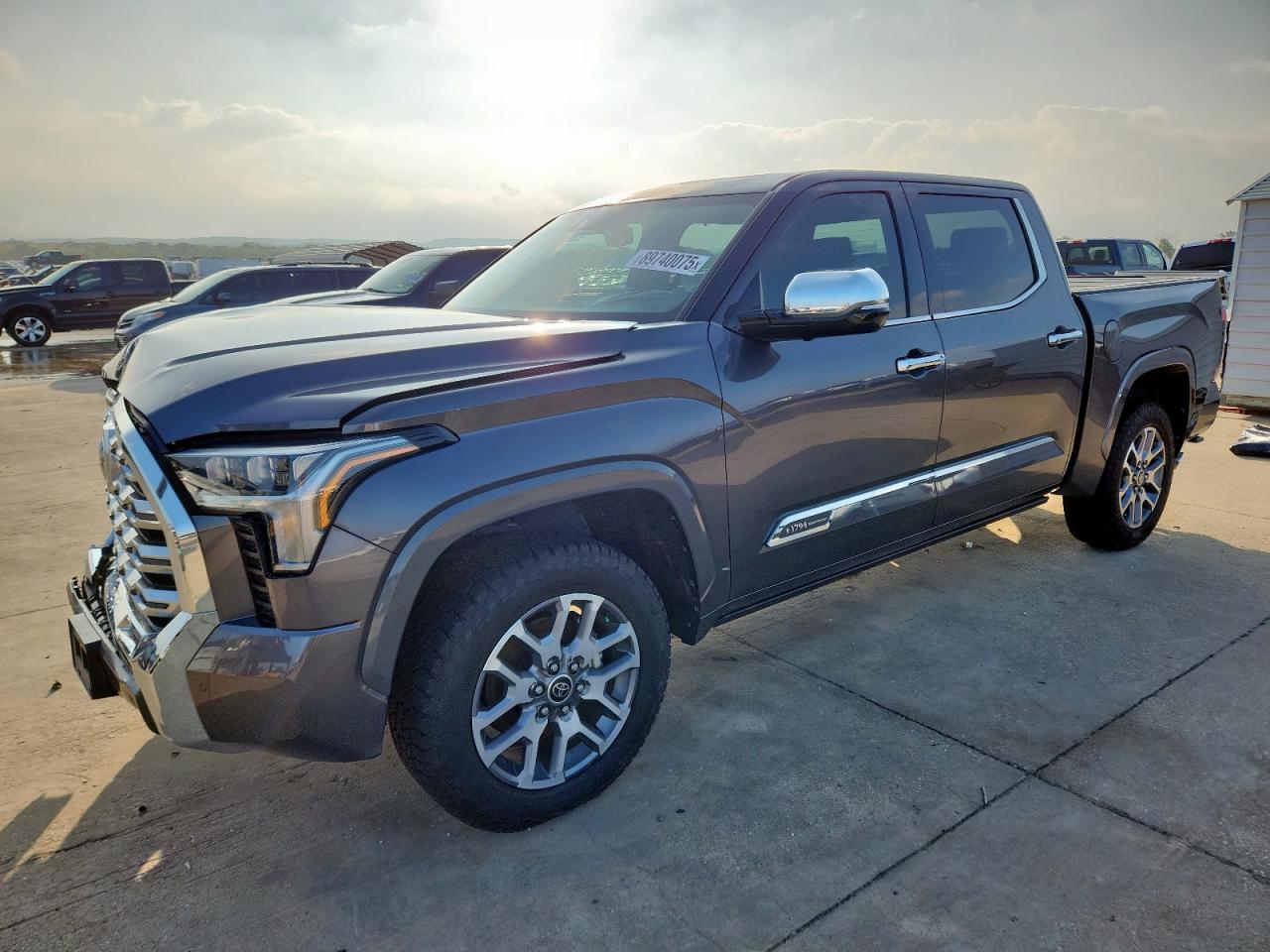 TOYOTA TUNDRA CREWMAX PLATINUM