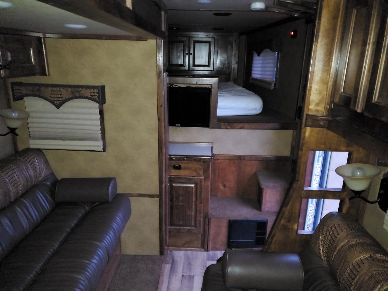 Lot #3285721670 2019 PLTM 5HMX