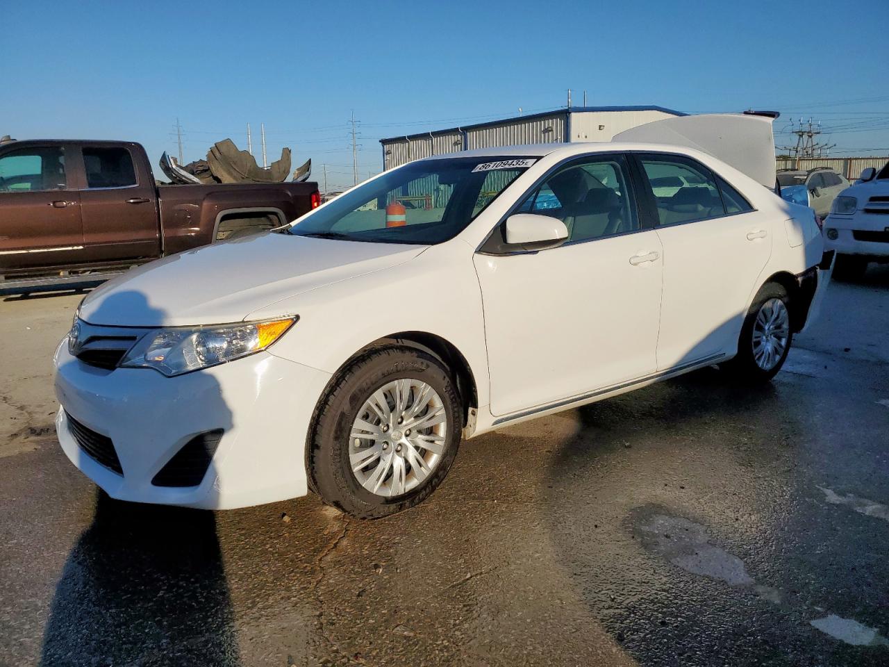 TOYOTA CAMRY BASE