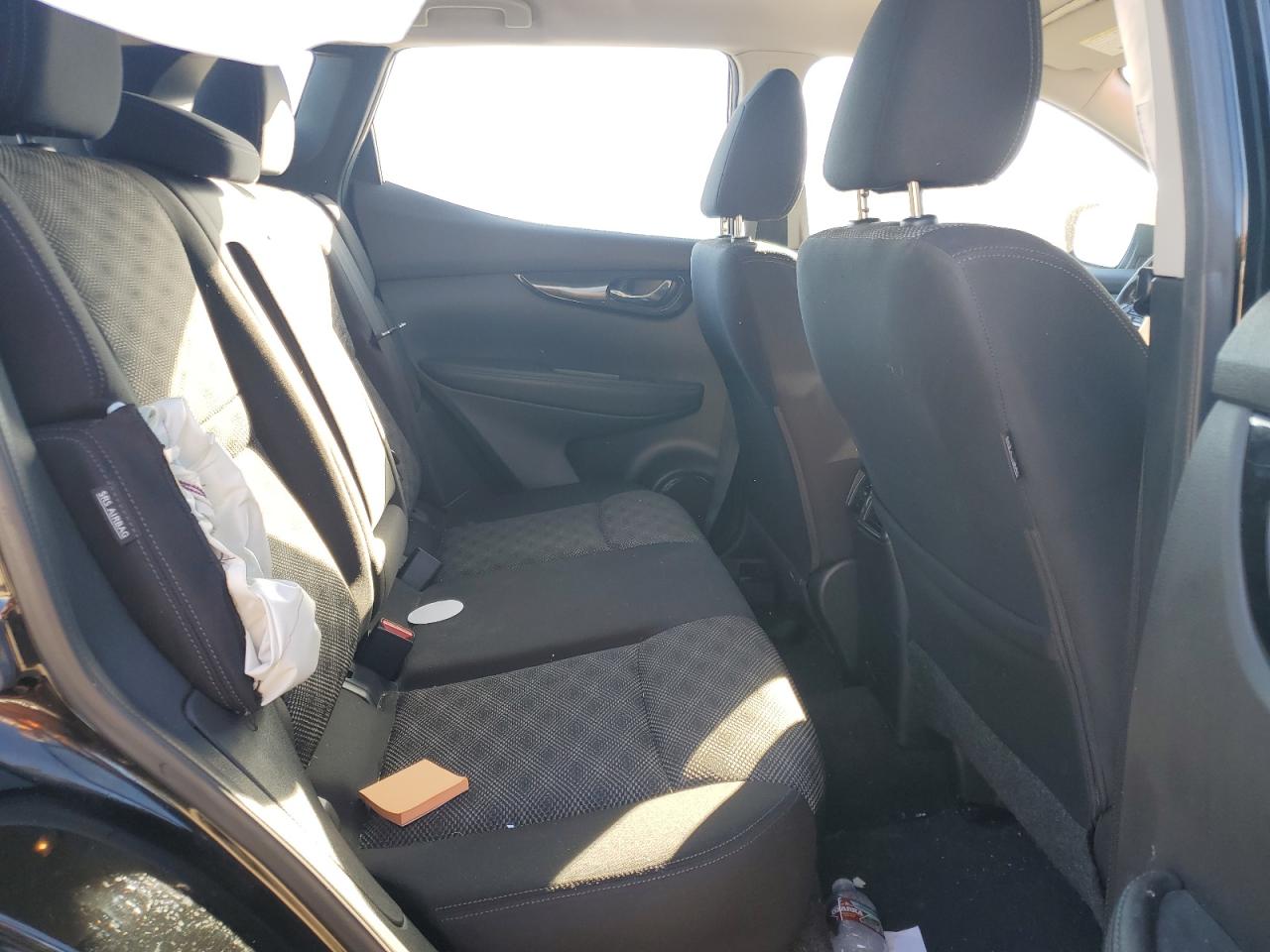 NISSAN ROGUE SPORT S