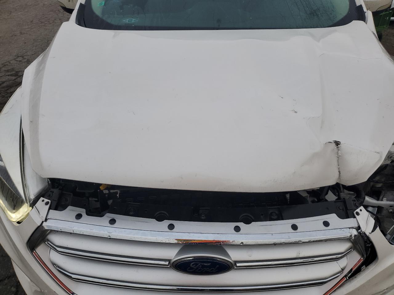 FORD ESCAPE TITANIUM