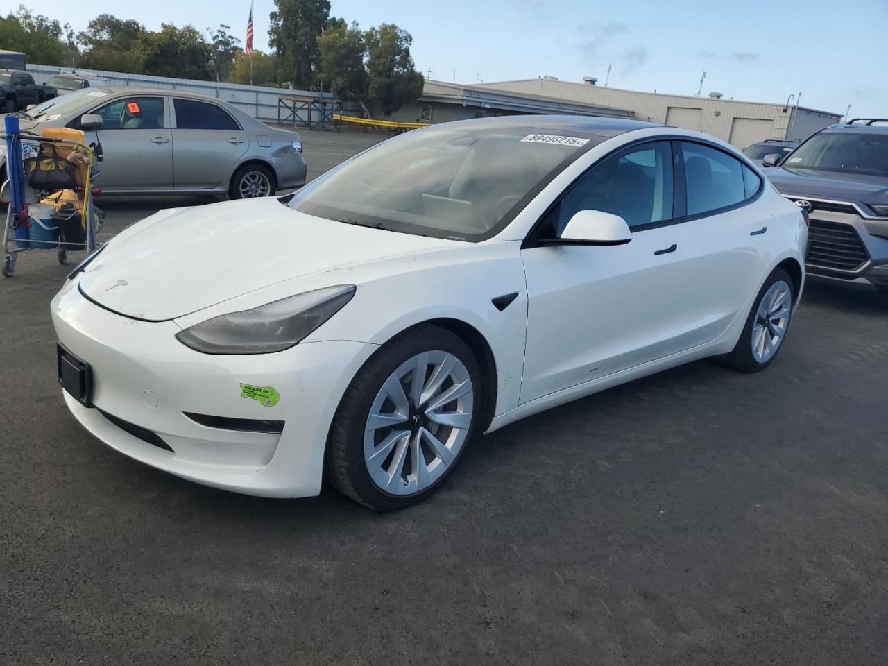 TESLA MODEL 3