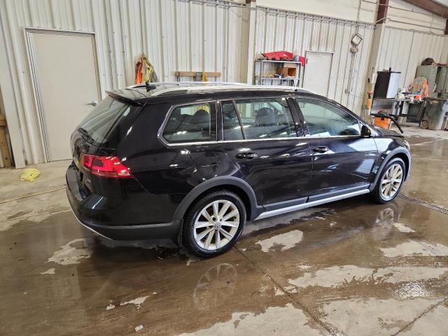 2017 VOLKSWAGEN GOLF ALLTR - 3VWH17AUXHM532310