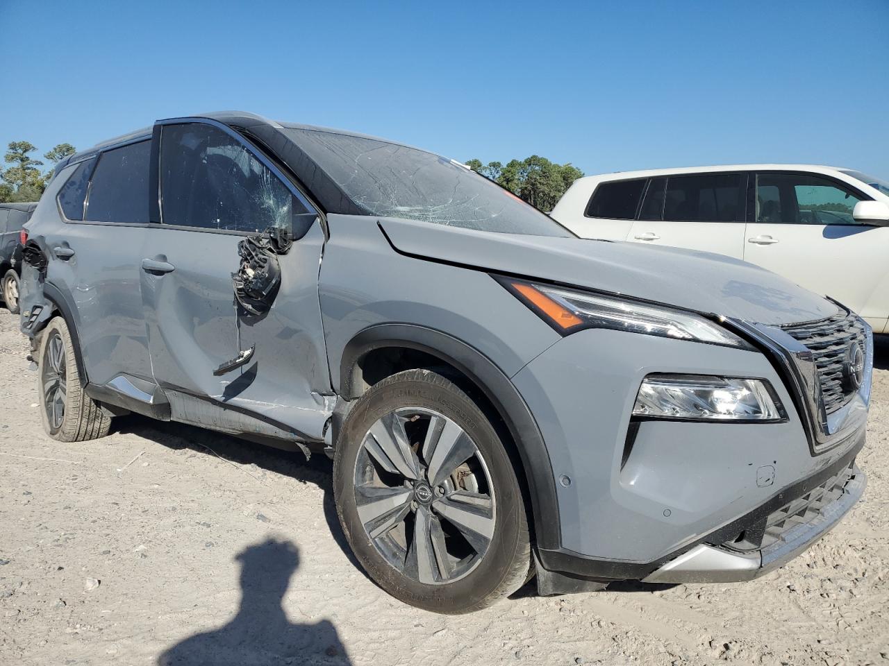 NISSAN ROGUE PLATINUM