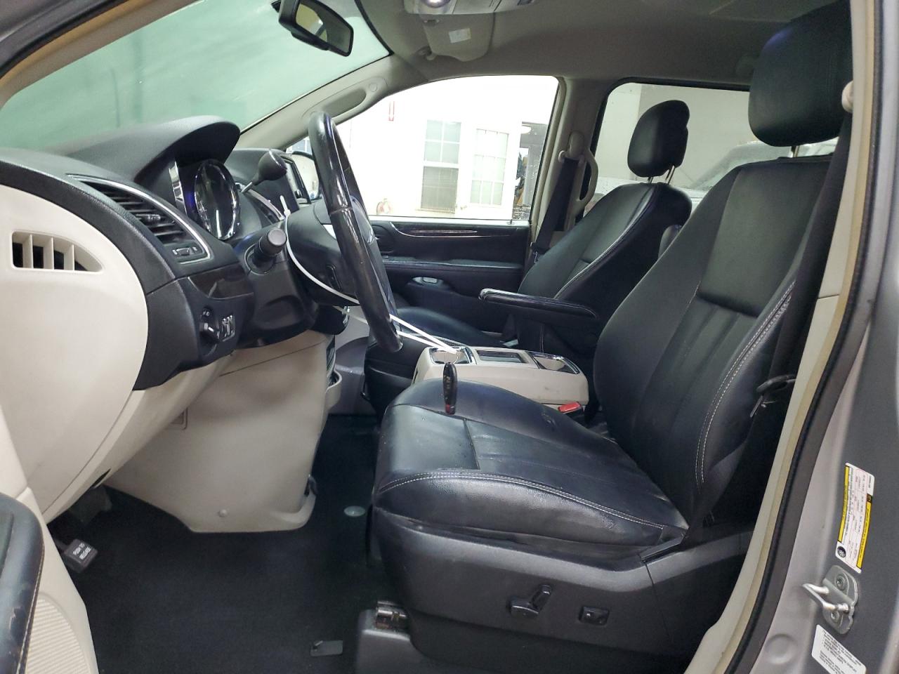 CHRYSLER TOWN & COUNTRY TOURING