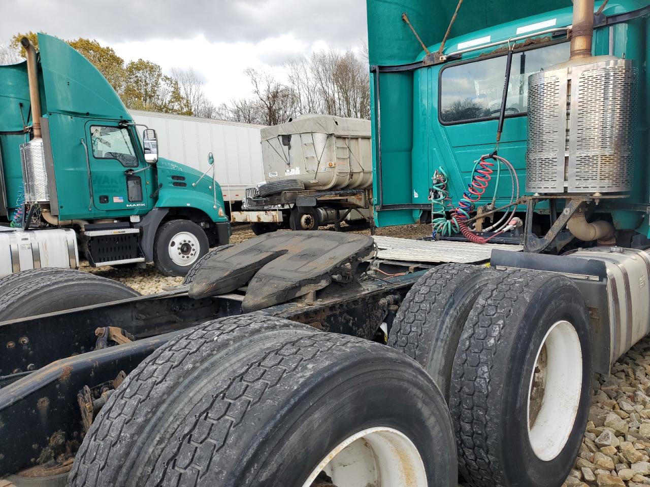Lot #3281471009 2014 MACK CXU613