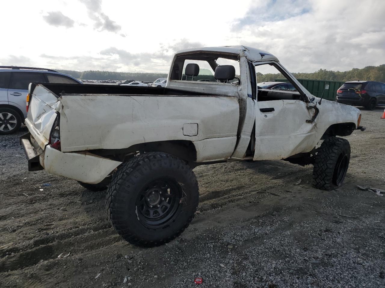 Lot #3291253955 1984 TOYOTA PICKUP RN6