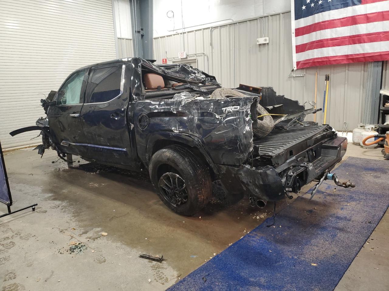 TOYOTA TUNDRA CREWMAX PLATINUM