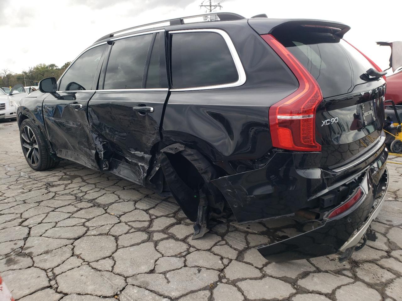 Lot #3311654243 2019 VOLVO XC90 T6 MO