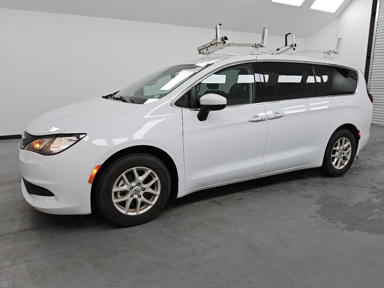 Lot #3316815428 2022 CHRYSLER VOYAGER LX