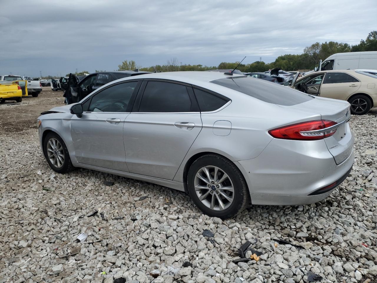 FORD FUSION SE