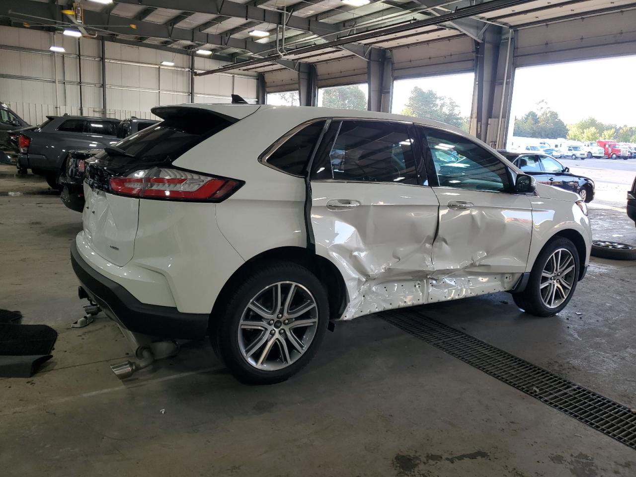 FORD EDGE TITANIUM