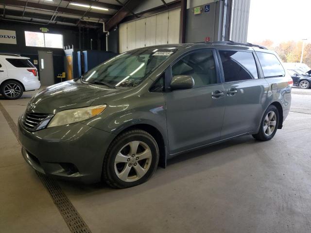 TOYOTA SIENNA LE