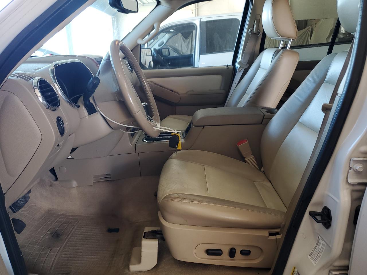 FORD EXPLORER EDDIE BAUER