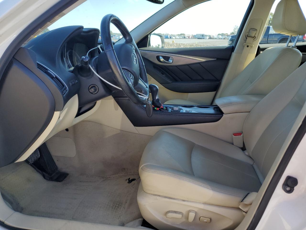 INFINITI Q50 PREMIUM