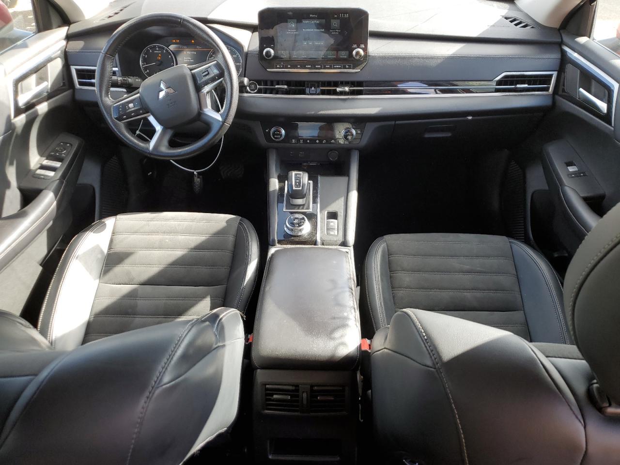 MITSUBISHI OUTLANDER SE