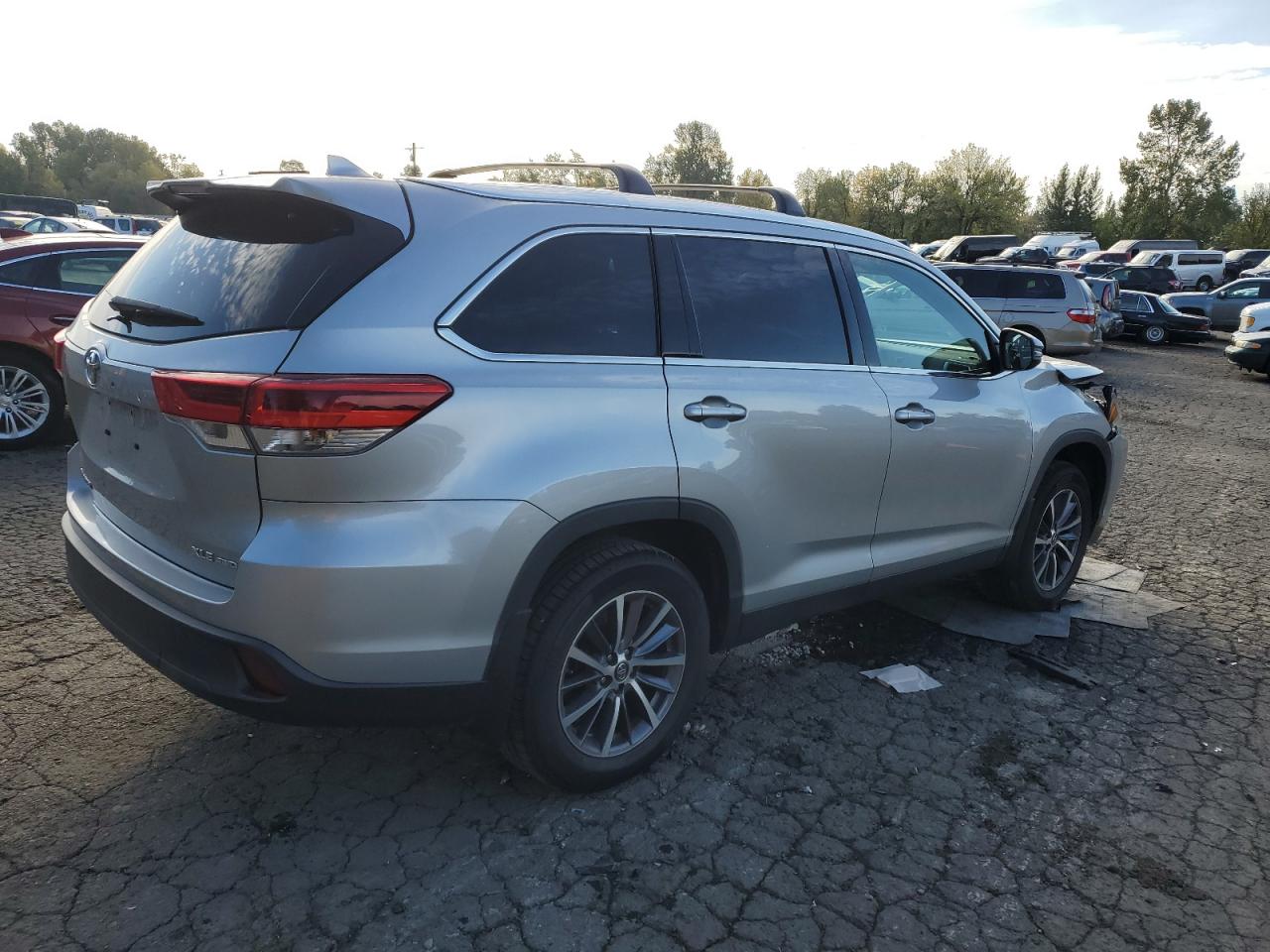TOYOTA HIGHLANDER SE