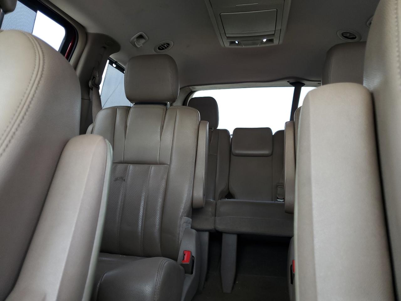 CHRYSLER TOWN & COUNTRY TOURING L