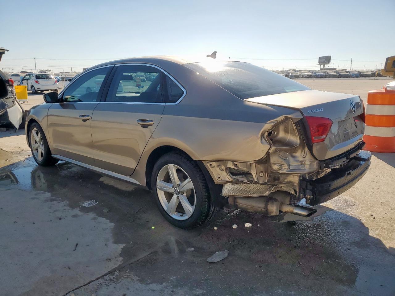 VOLKSWAGEN PASSAT SE