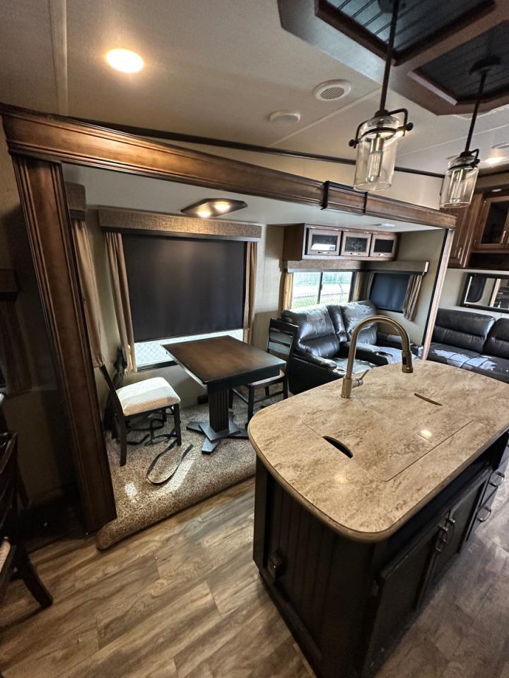 Lot #3277106449 2019 GRAND DESIGN REFLECTION