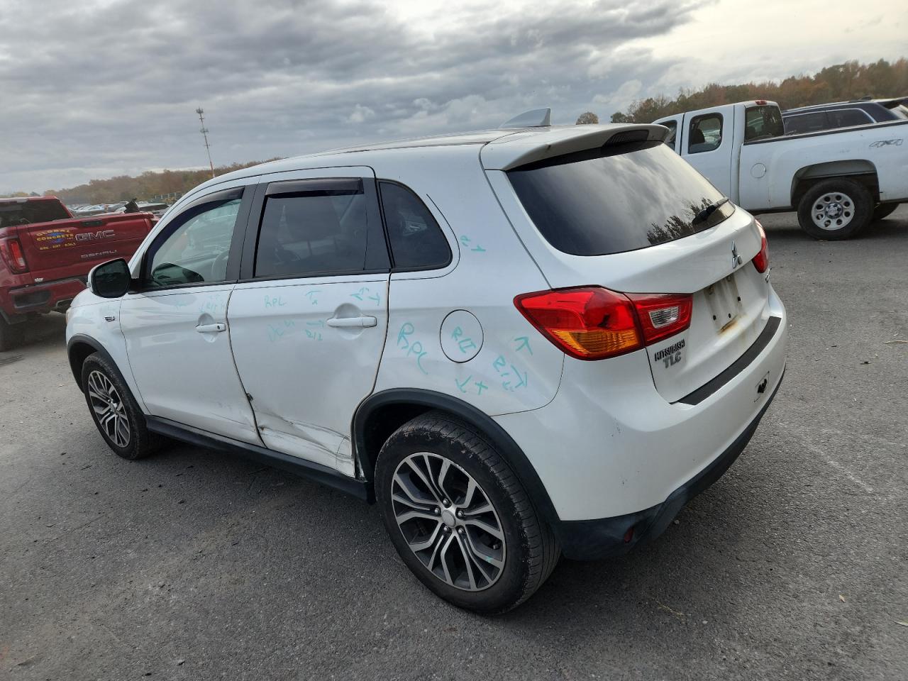 MITSUBISHI OUTLANDER ES