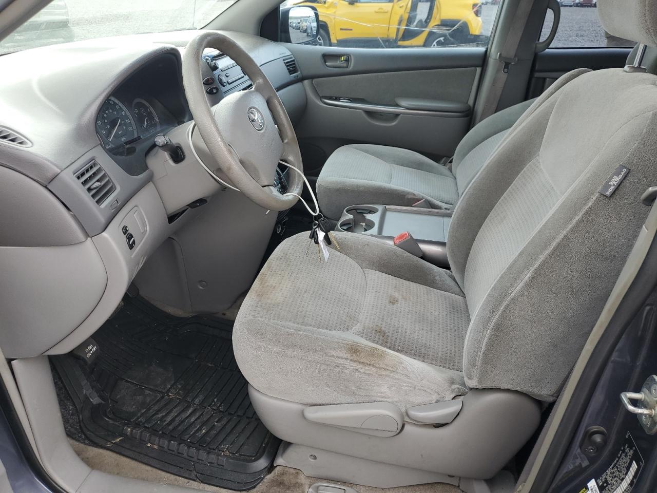 Lot #3261266942 2007 TOYOTA SIENNA CE