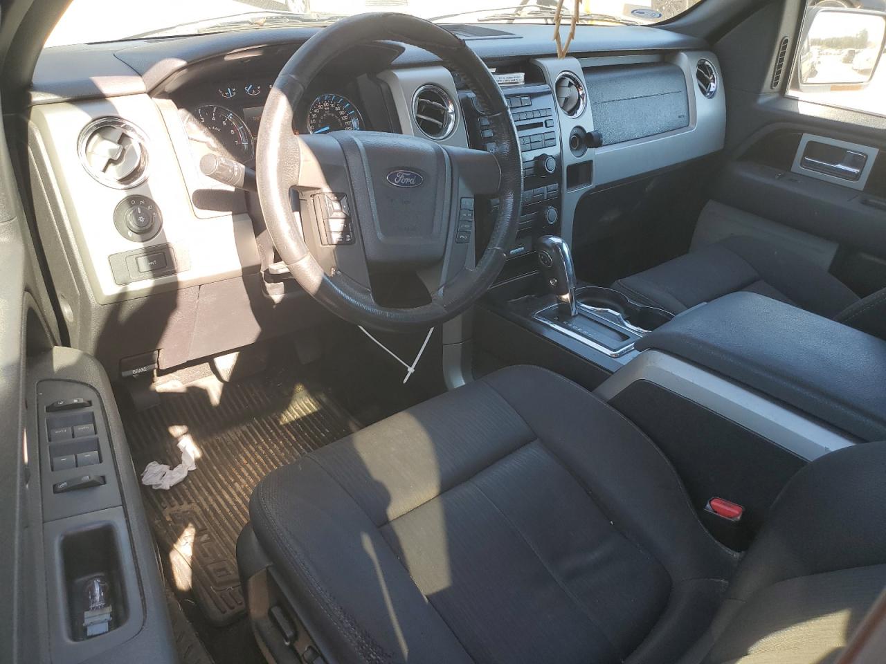 FORD F-150 SUPER CAB