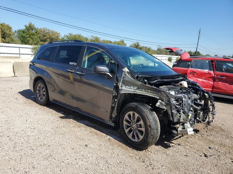 2023 TOYOTA SIENNA XLE #3317828196