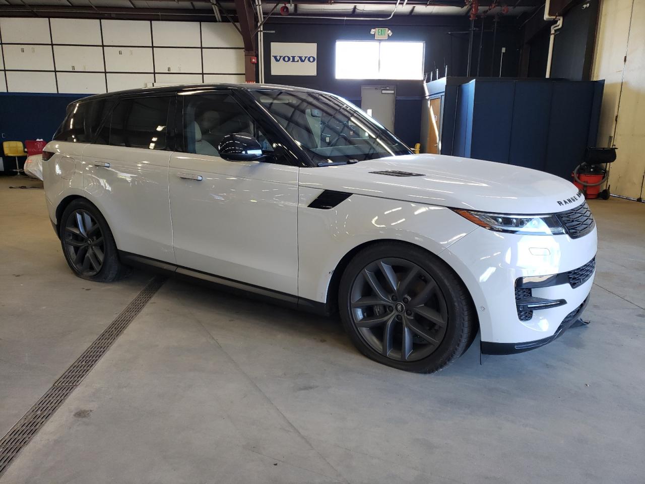 Lot #3290161196 2024 LNDR RANGE ROVER SPORT