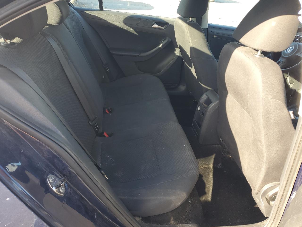 VOLKSWAGEN JETTA BASE