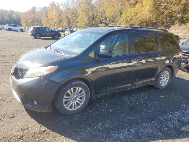 TOYOTA SIENNA XLE
