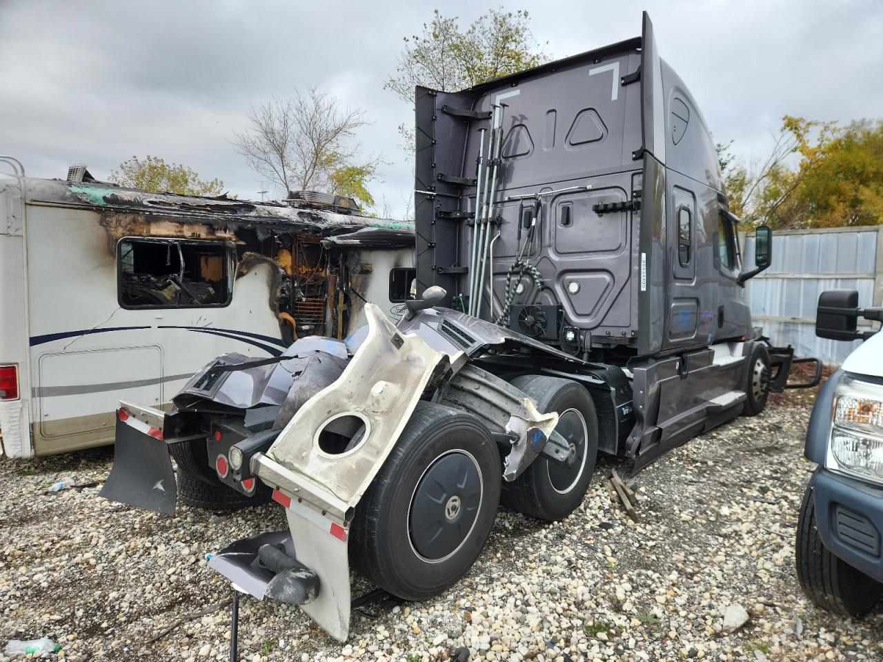 Lot #3301868981 2023 FREIGHTLINER CASCADIA 1